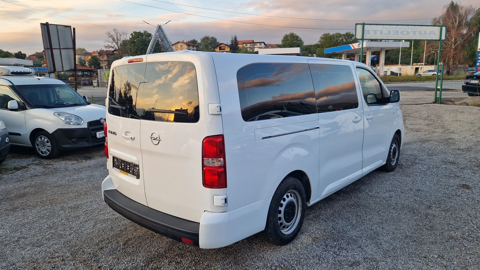 Opel Vivaro 2.0d LONG 8+ 1 - изображение 3