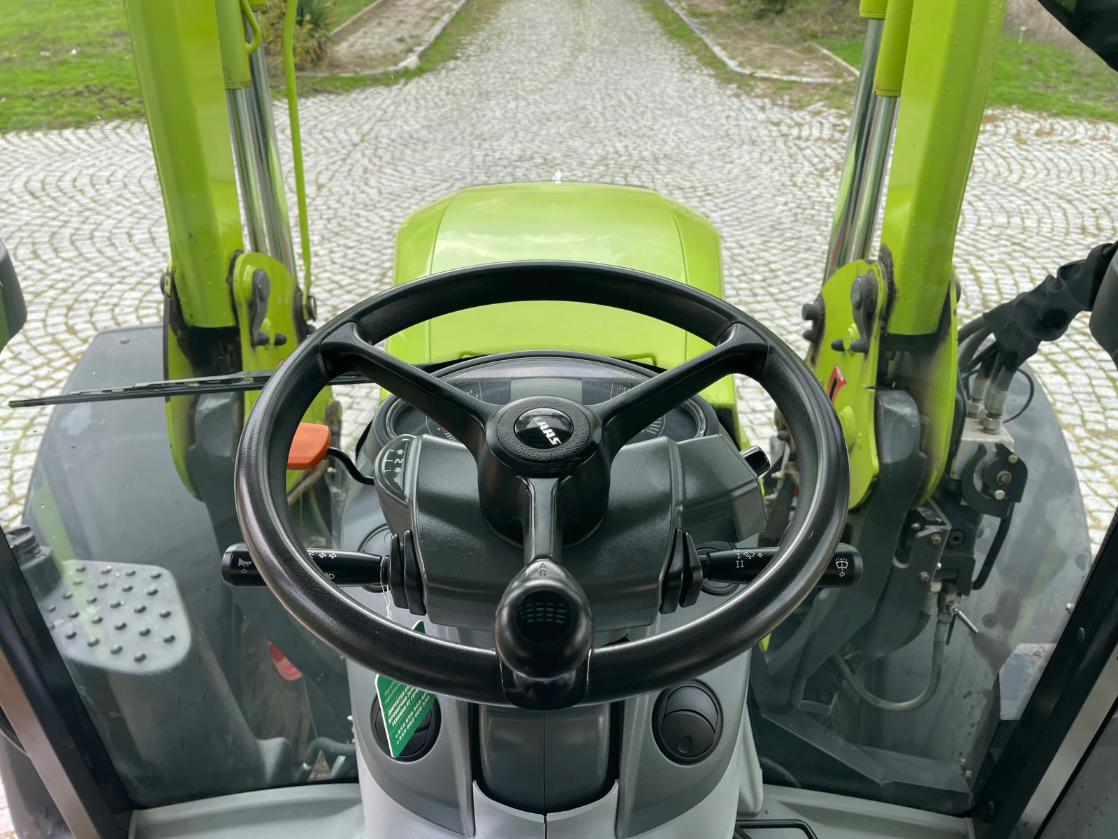  Claas ARION 420   CLAAS  | Mobile.bg   17
