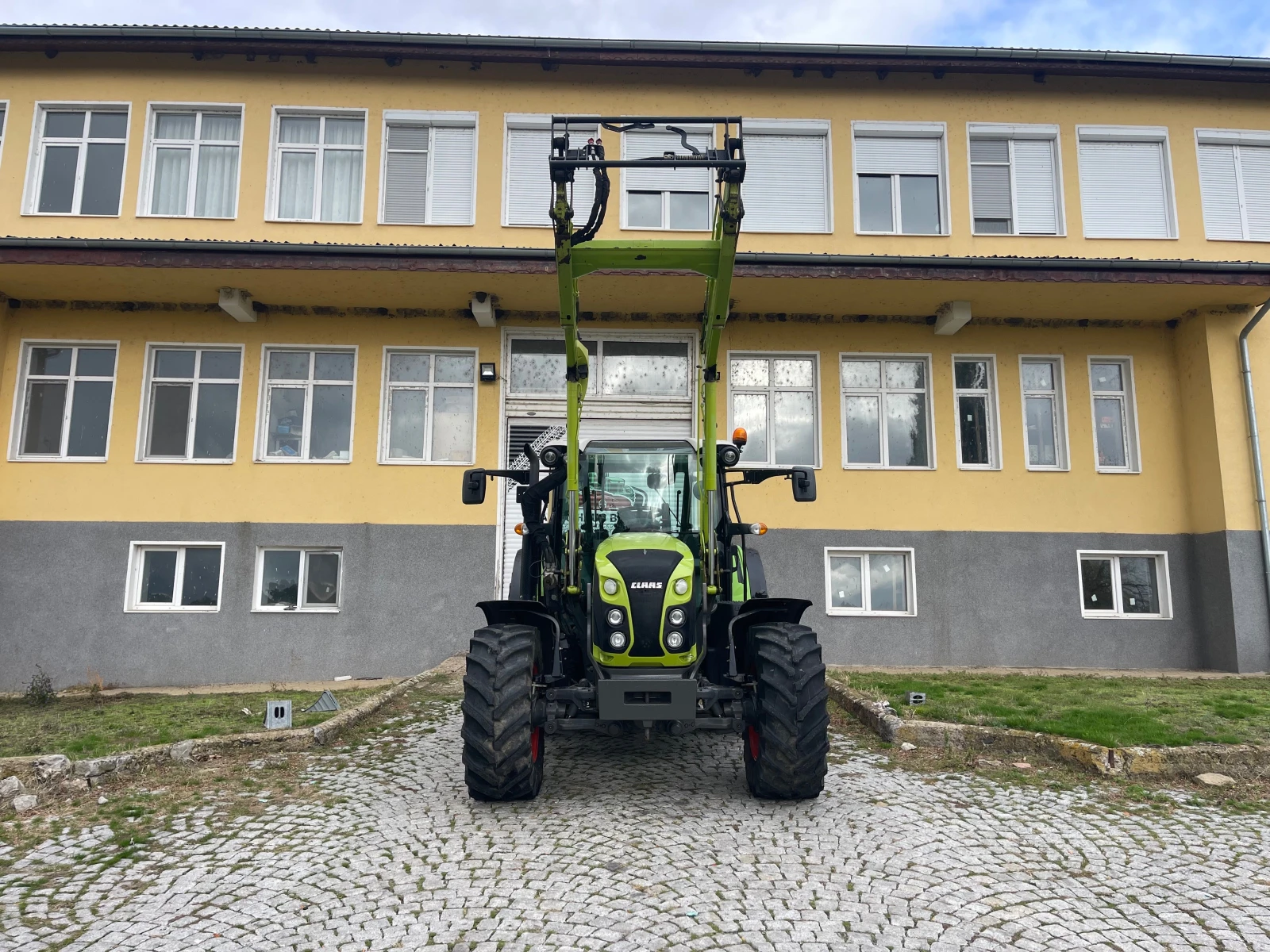  Claas ARION 420   CLAAS  | Mobile.bg   2