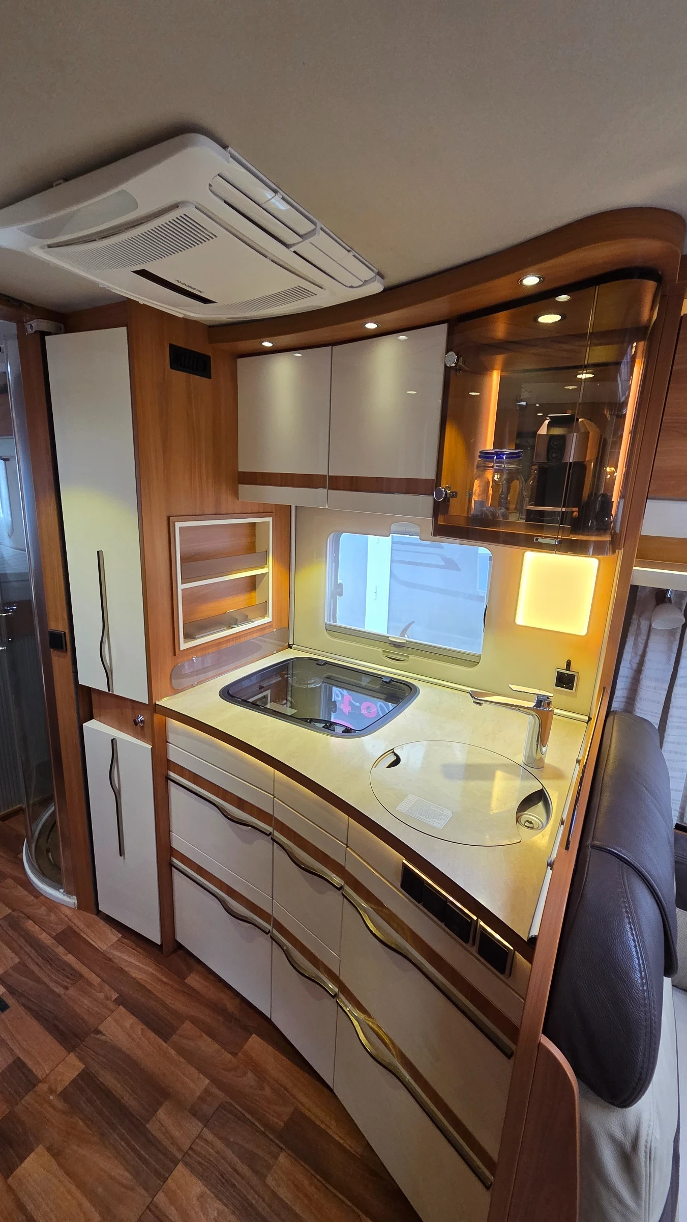 ������ HYMER / ERIBA B 778 SL | Mobile.bg � ����������� 9