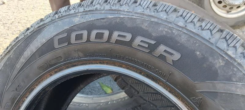 Гуми Зимни 215/65R16, снимка 6 - Гуми и джанти - 30923503