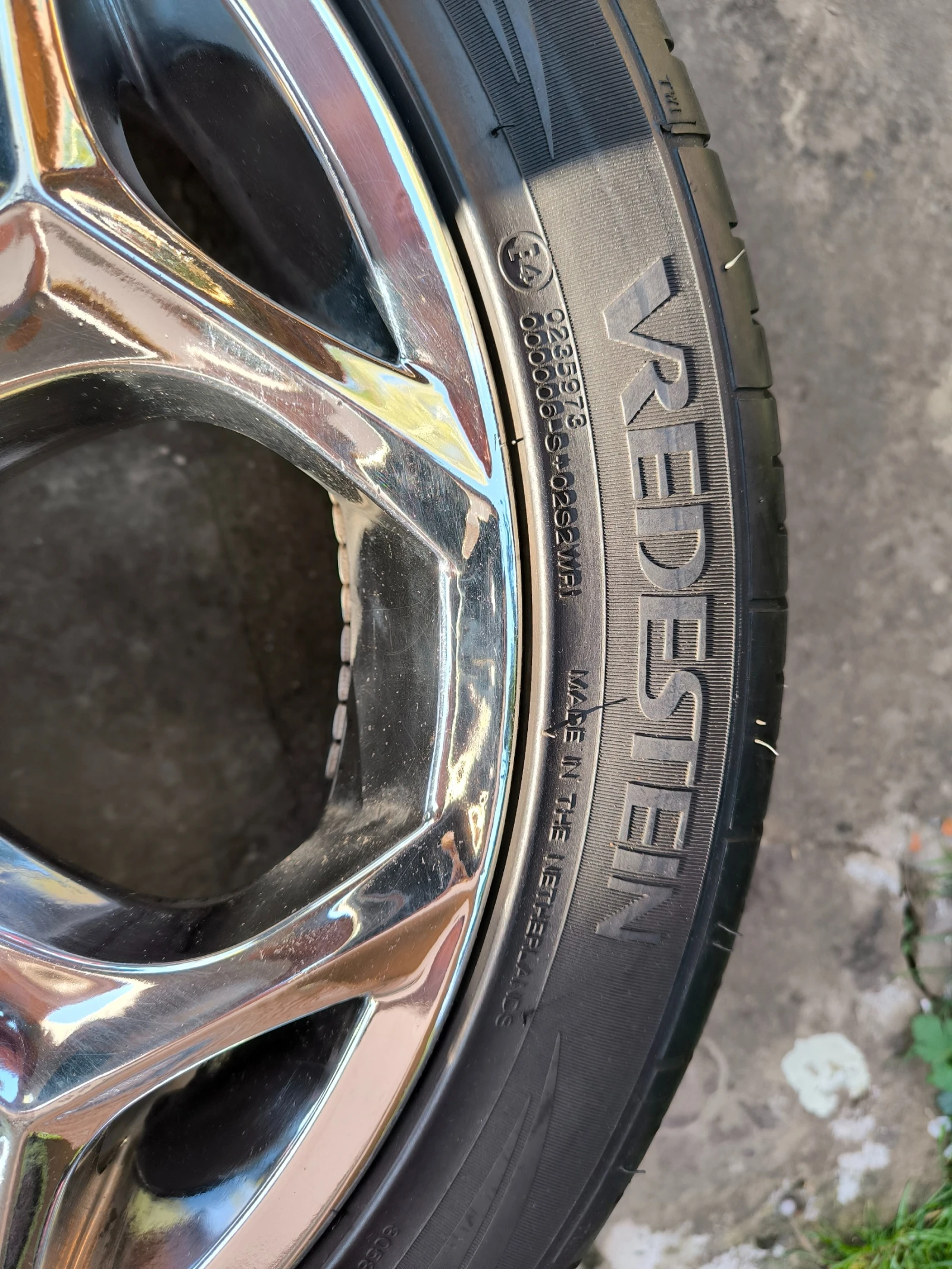 Гуми с джанти Vredestein 245/40R18, снимка 4 - Гуми и джанти - 54390875
