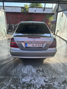 Mercedes-Benz E 320, снимка 2