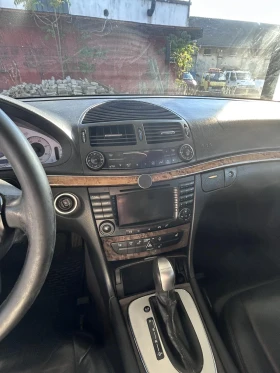 Mercedes-Benz E 320, снимка 15