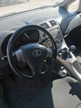 Toyota Auris 2.2-177к.с., снимка 3