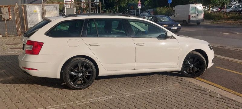 Skoda Octavia 2.0 tdi 184kc Dsg Full Led 4x4 Keyless  go, снимка 4 - Автомобили и джипове - 41716587