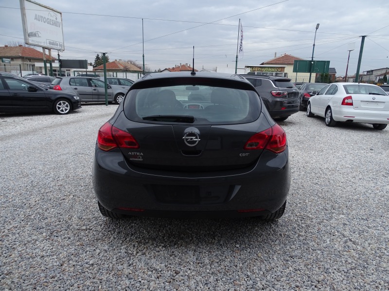 Opel Astra 1.7 CDTI, снимка 4 - Автомобили и джипове - 44116812
