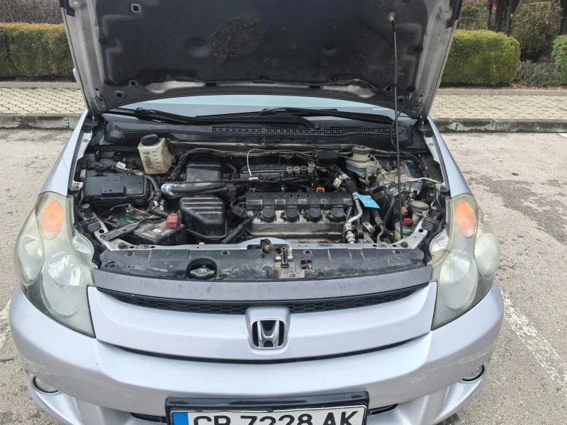 Honda Stream, снимка 16 - Автомобили и джипове - 48239374