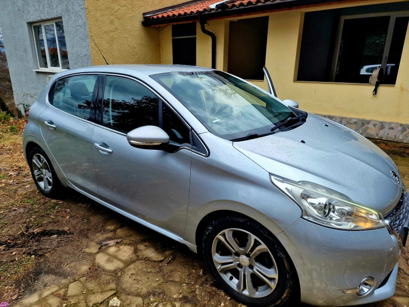 Peugeot 208, снимка 8 - Автомобили и джипове - 49021337