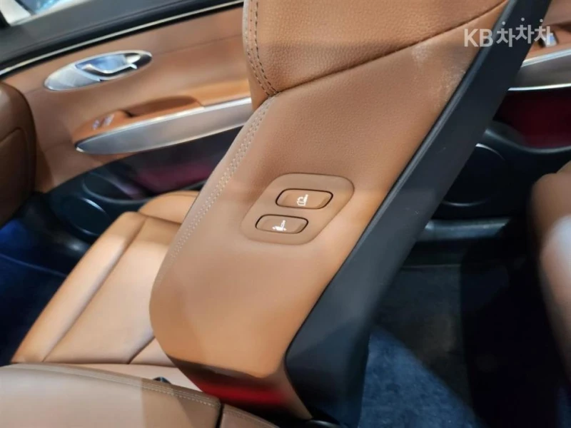 Genesis GV70 2.2 AWD 2024 ЛИЗИНГ БЕЗ ПЪРВОНАЧАЛНА ВНОСКА, снимка 12 - Автомобили и джипове - 52650509