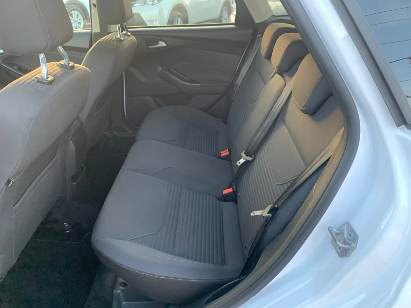 Ford Focus 1.5tdci 120кс Нави , снимка 15 - Автомобили и джипове - 52237596