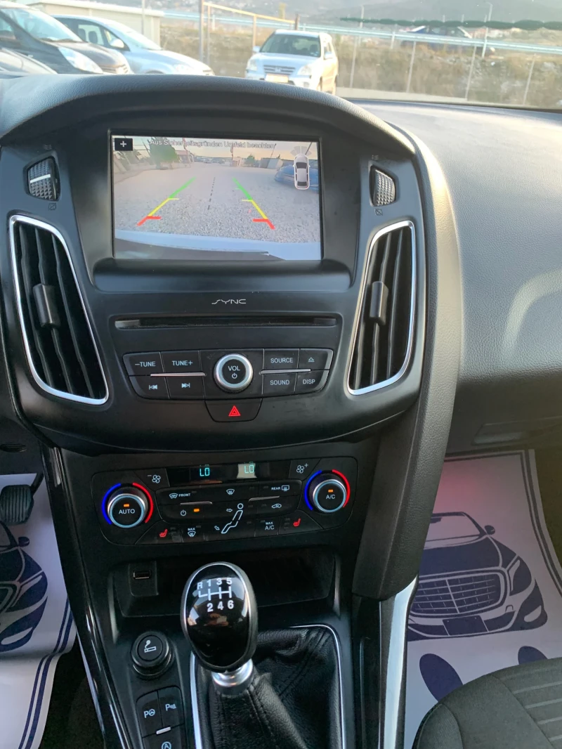 Ford Focus 1.5tdci 120кс Нави , снимка 14 - Автомобили и джипове - 52237596
