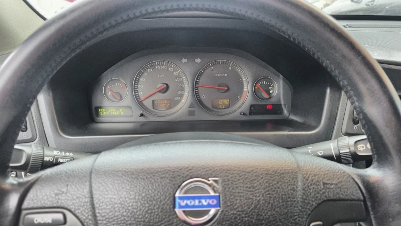 Volvo V70 2.4D 163k.c., снимка 14 - Автомобили и джипове - 52670260