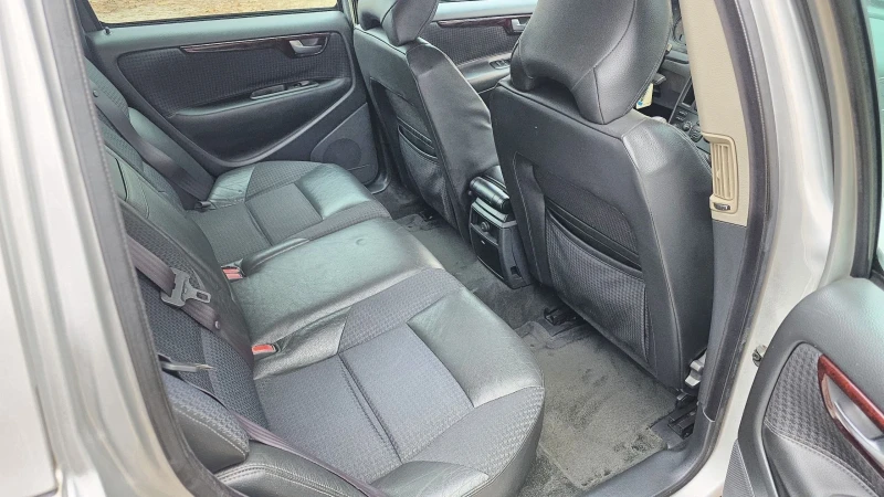 Volvo V70 2.4D 163k.c., снимка 12 - Автомобили и джипове - 52670260