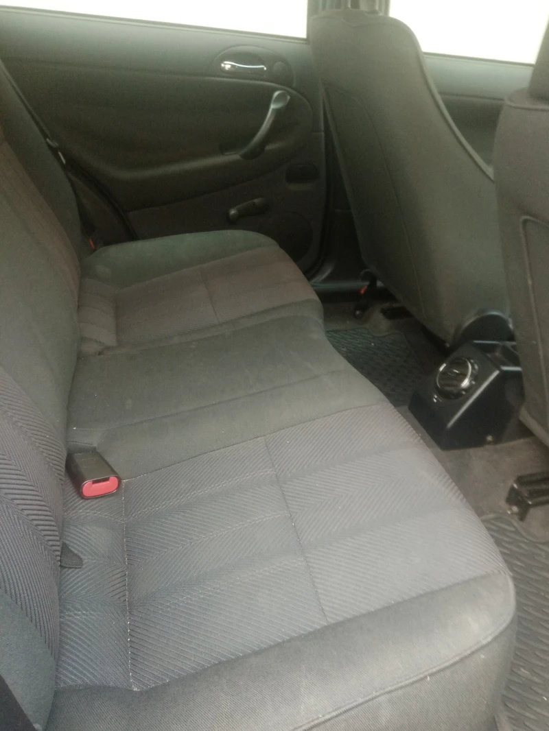 Alfa Romeo 147 1, 6, снимка 6 - Автомобили и джипове - 52775969