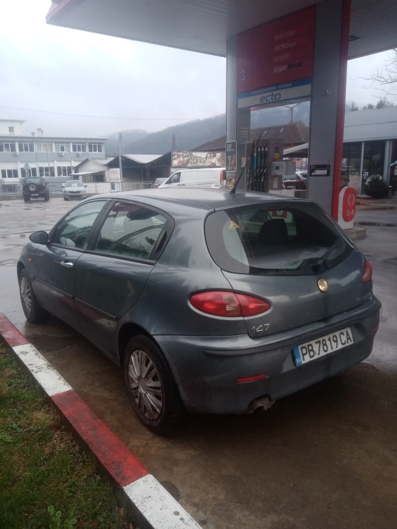 Alfa Romeo 147 1, 6, снимка 4 - Автомобили и джипове - 52775969