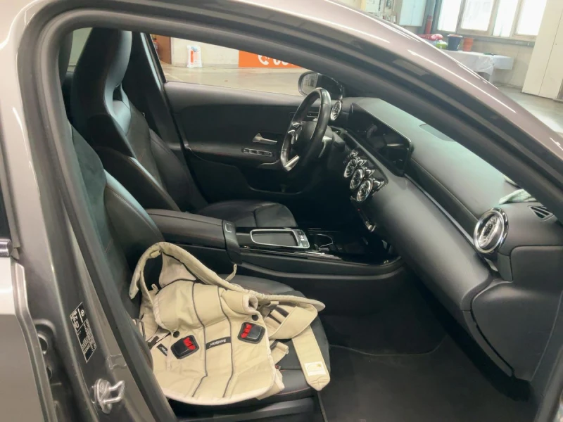 Mercedes-Benz A 200 AMG Line/Дигитално/Ел. седалки, снимка 6 - Автомобили и джипове - 52874990