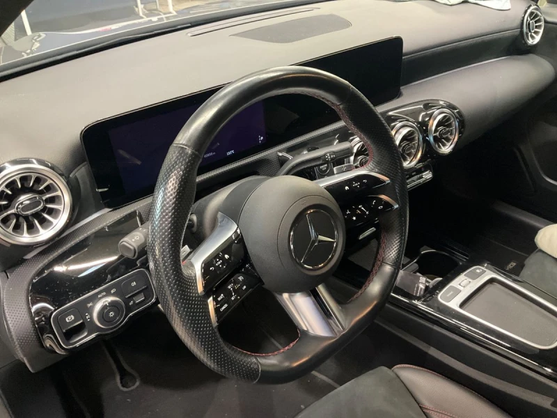 Mercedes-Benz A 200 AMG Line/Дигитално/Ел. седалки, снимка 5 - Автомобили и джипове - 52874990