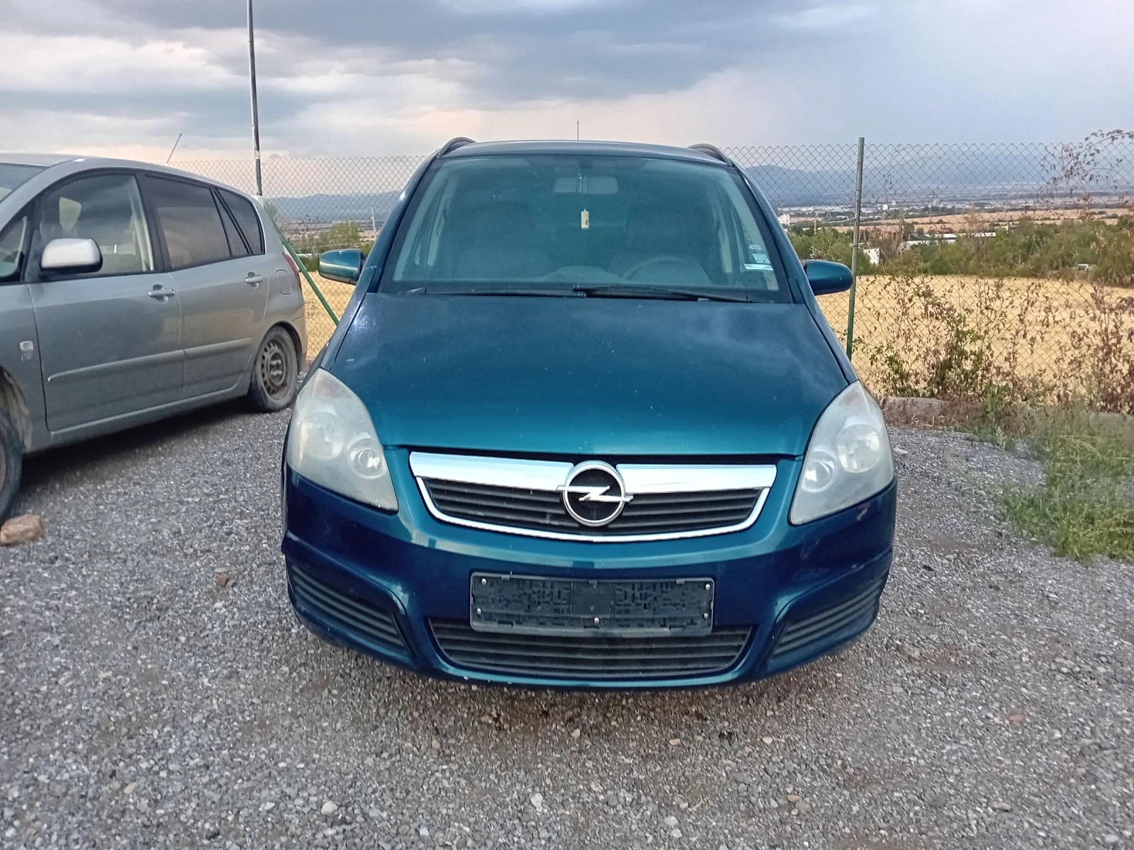 Opel Zafira БРАКУВАНА ПАЛИ И РАБОТИ ЦЯЛ ЗА ЧАСТИ  - изображение 2