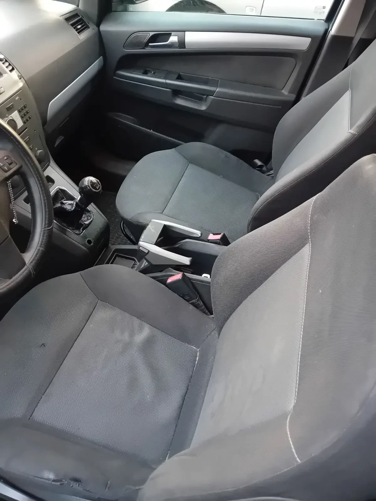 Opel Zafira БРАКУВАНА ПАЛИ И РАБОТИ ЦЯЛ ЗА ЧАСТИ  - изображение 9