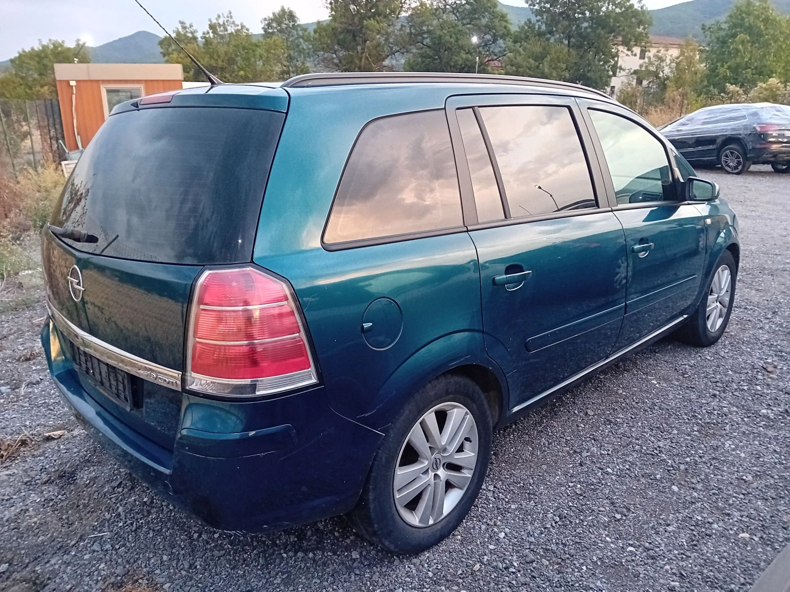 Opel Zafira БРАКУВАНА ПАЛИ И РАБОТИ ЦЯЛ ЗА ЧАСТИ  - изображение 6