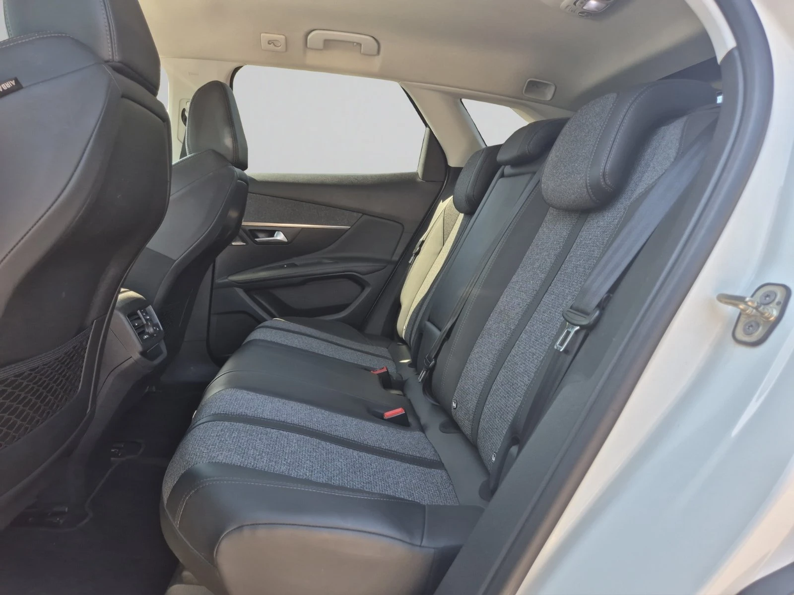 Peugeot 3008  NEW ALLURE 1.6 e-HDi 120 EAT6 | Mobile.bg   14