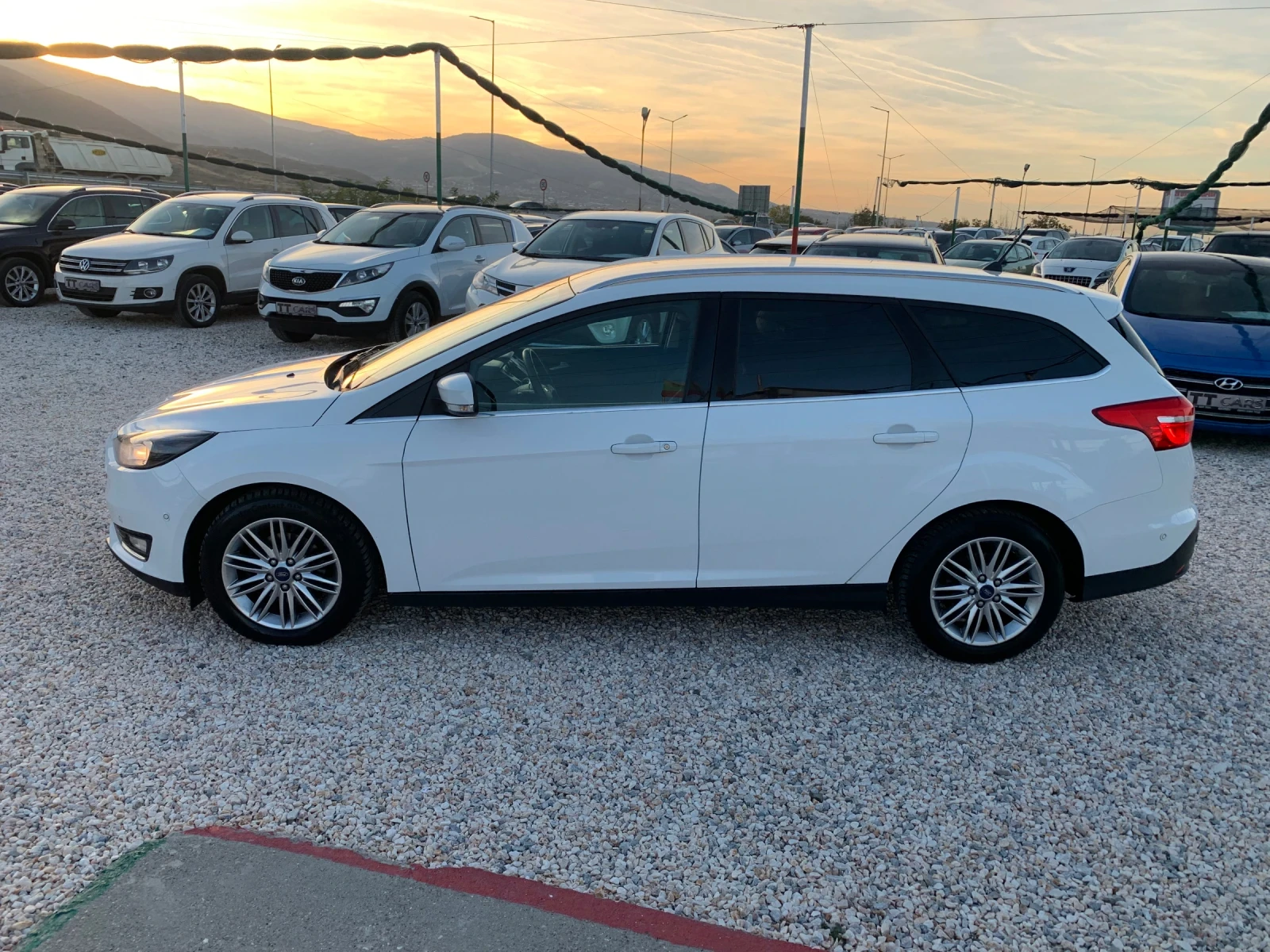 Ford Focus 1.5tdci 128 кс Нави  | Mobile.bg — изображение 4