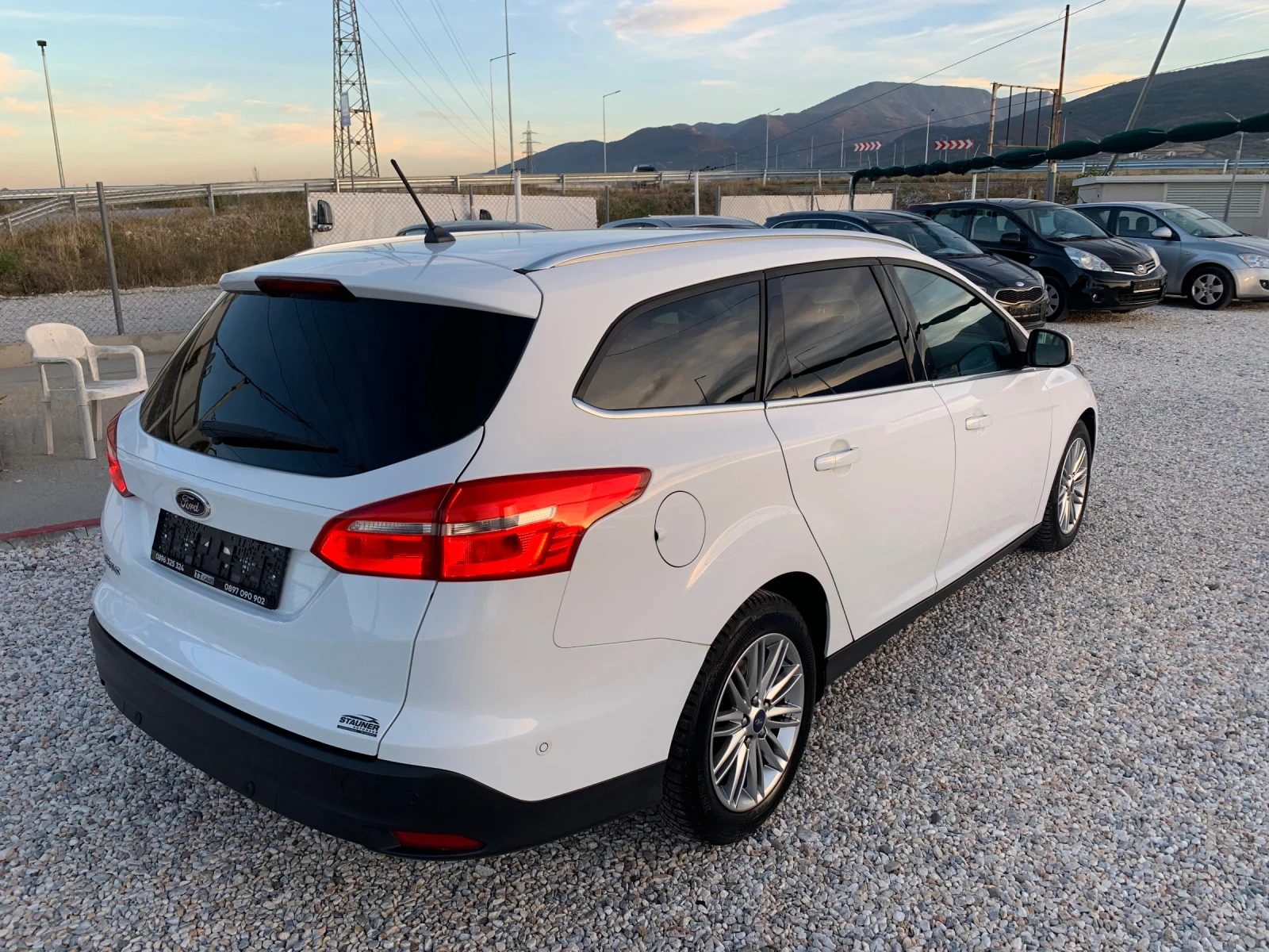 Ford Focus 1.5tdci 128 кс Нави  | Mobile.bg — изображение 6