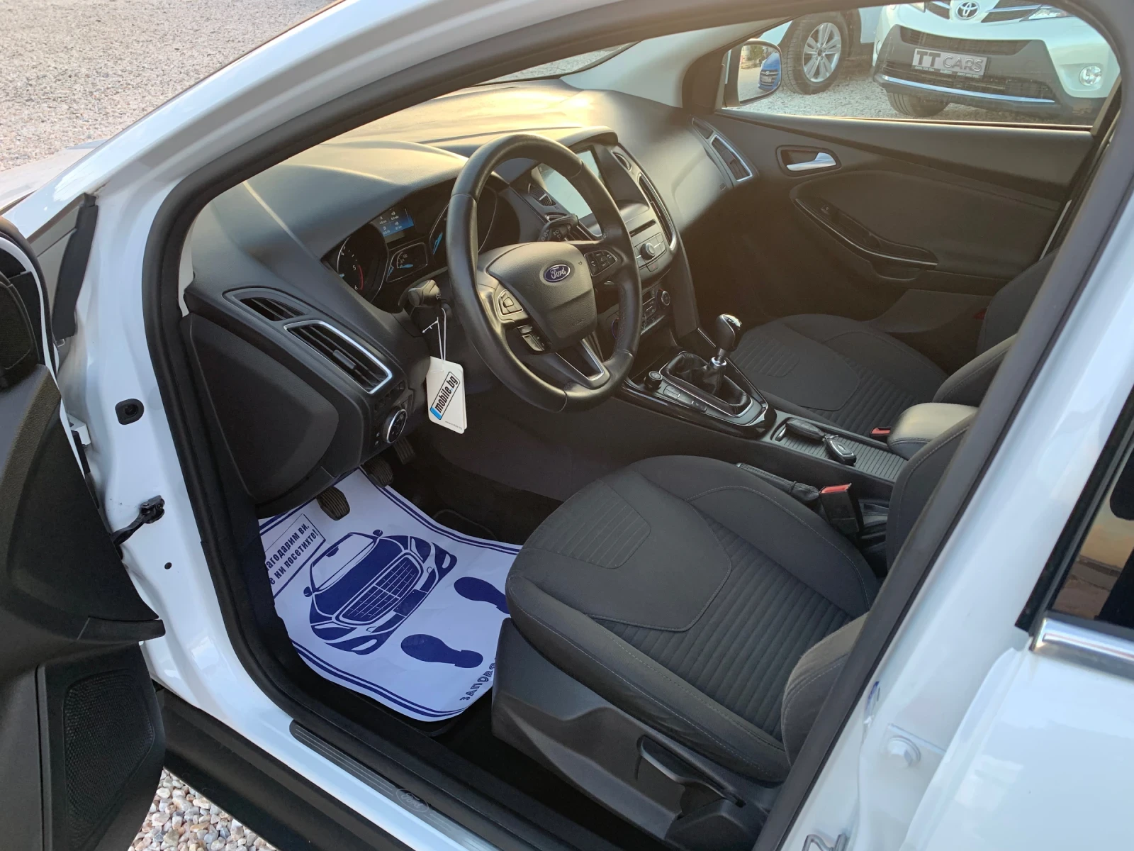 Ford Focus 1.5tdci 128 кс Нави  | Mobile.bg — изображение 9