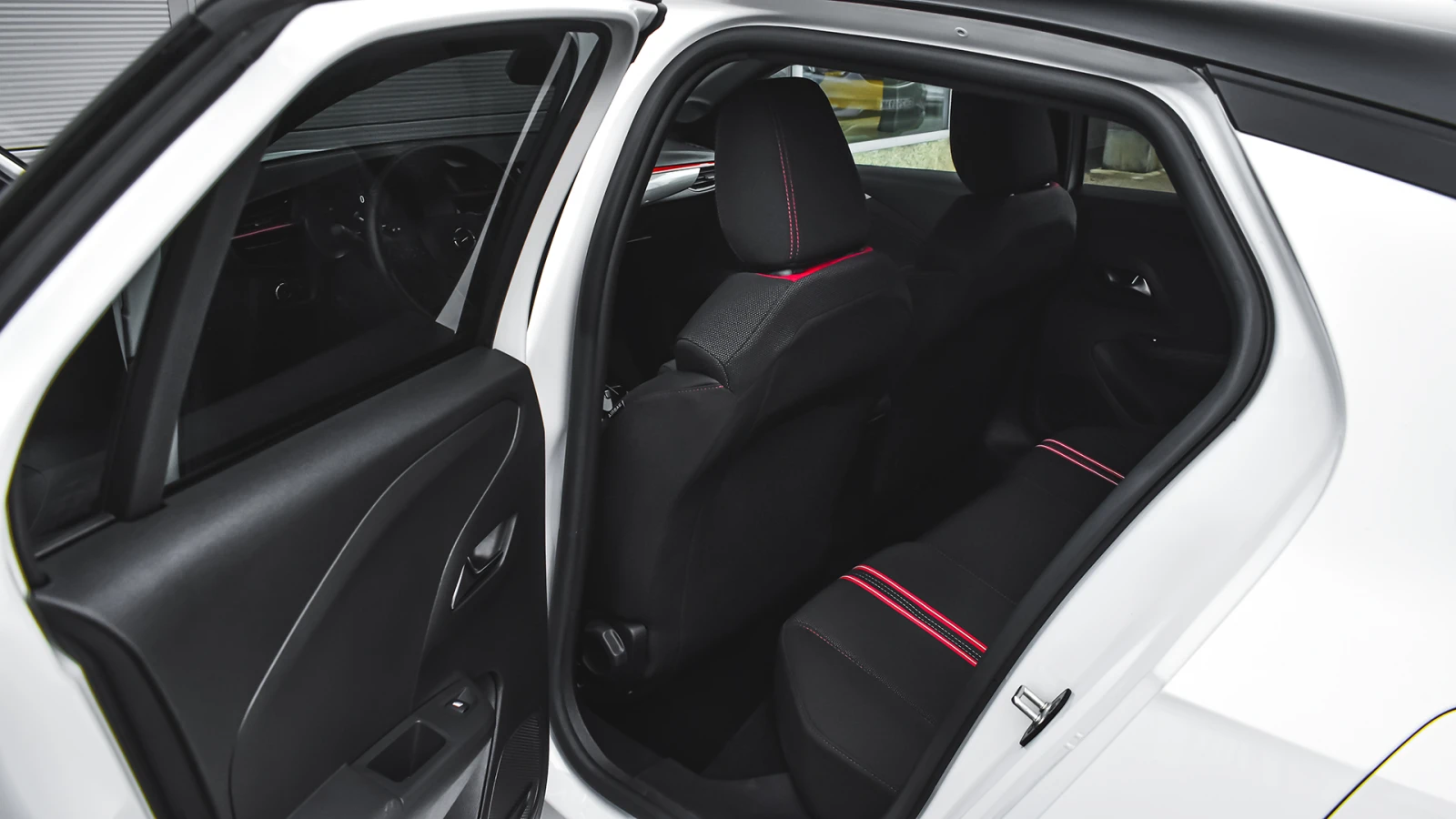 Opel Corsa -e GS Line 50 kWh - изображение 9