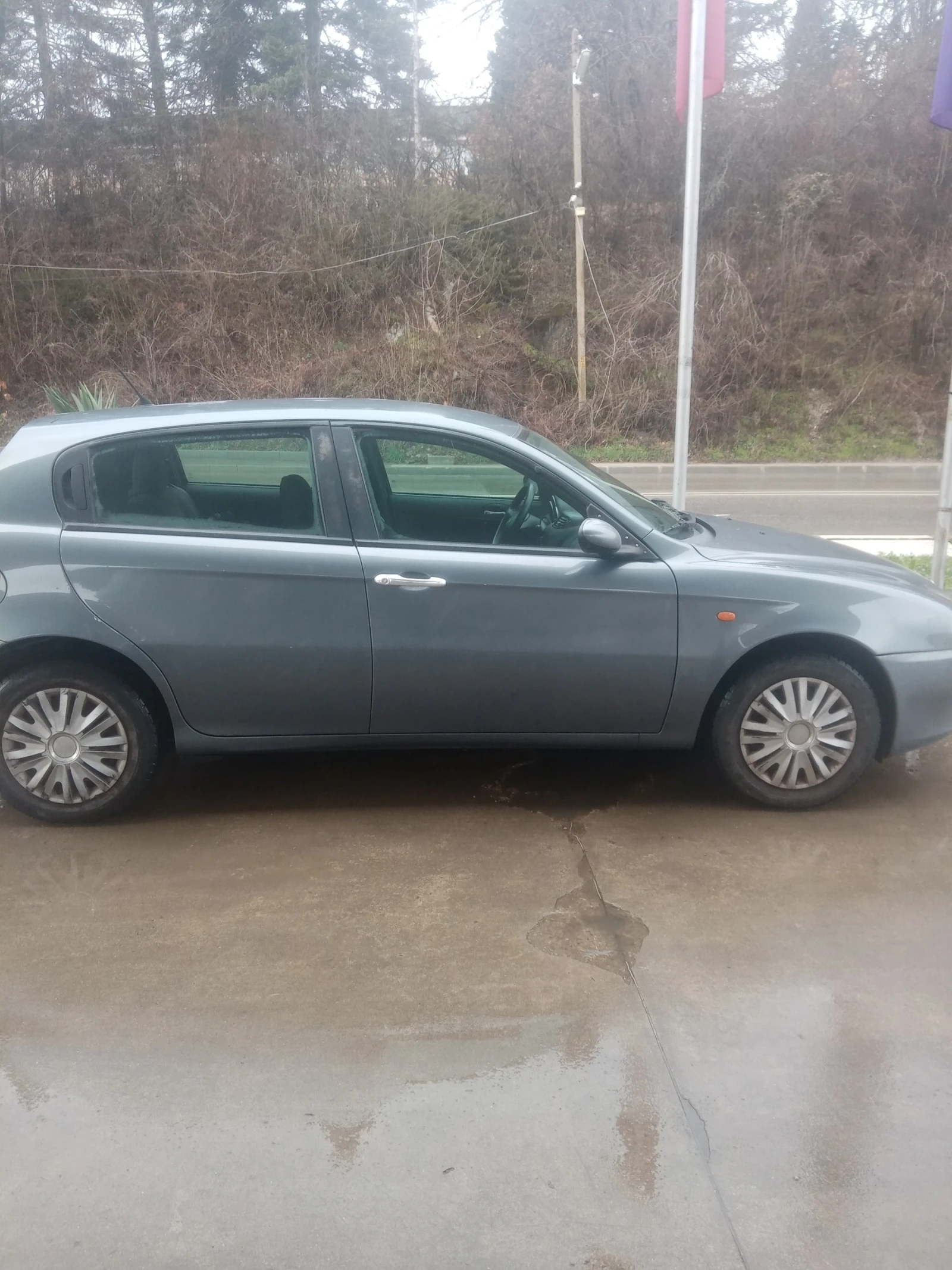 Alfa Romeo 147 1, 6 - изображение 7