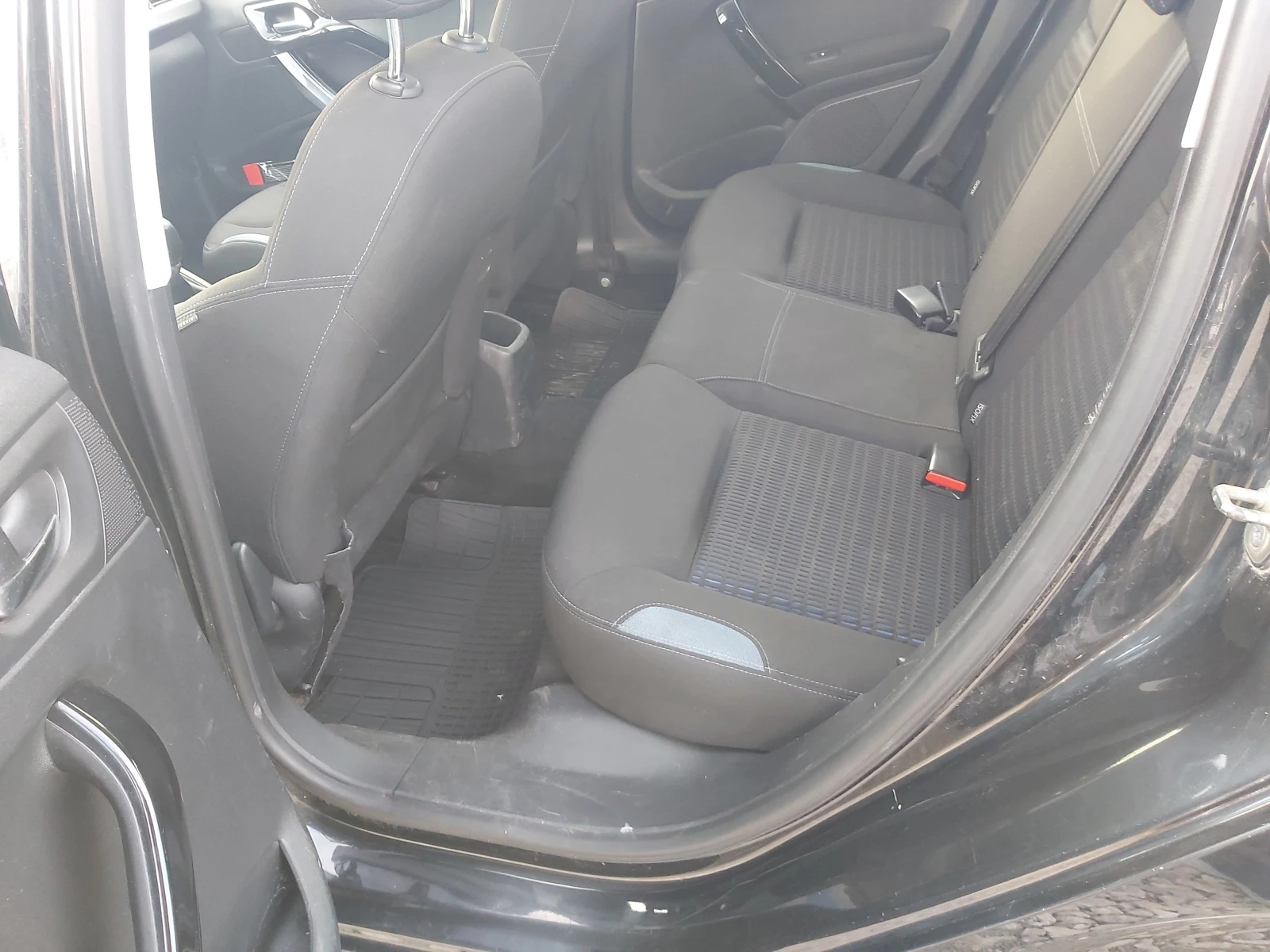 Peugeot 208 1.6  - изображение 10