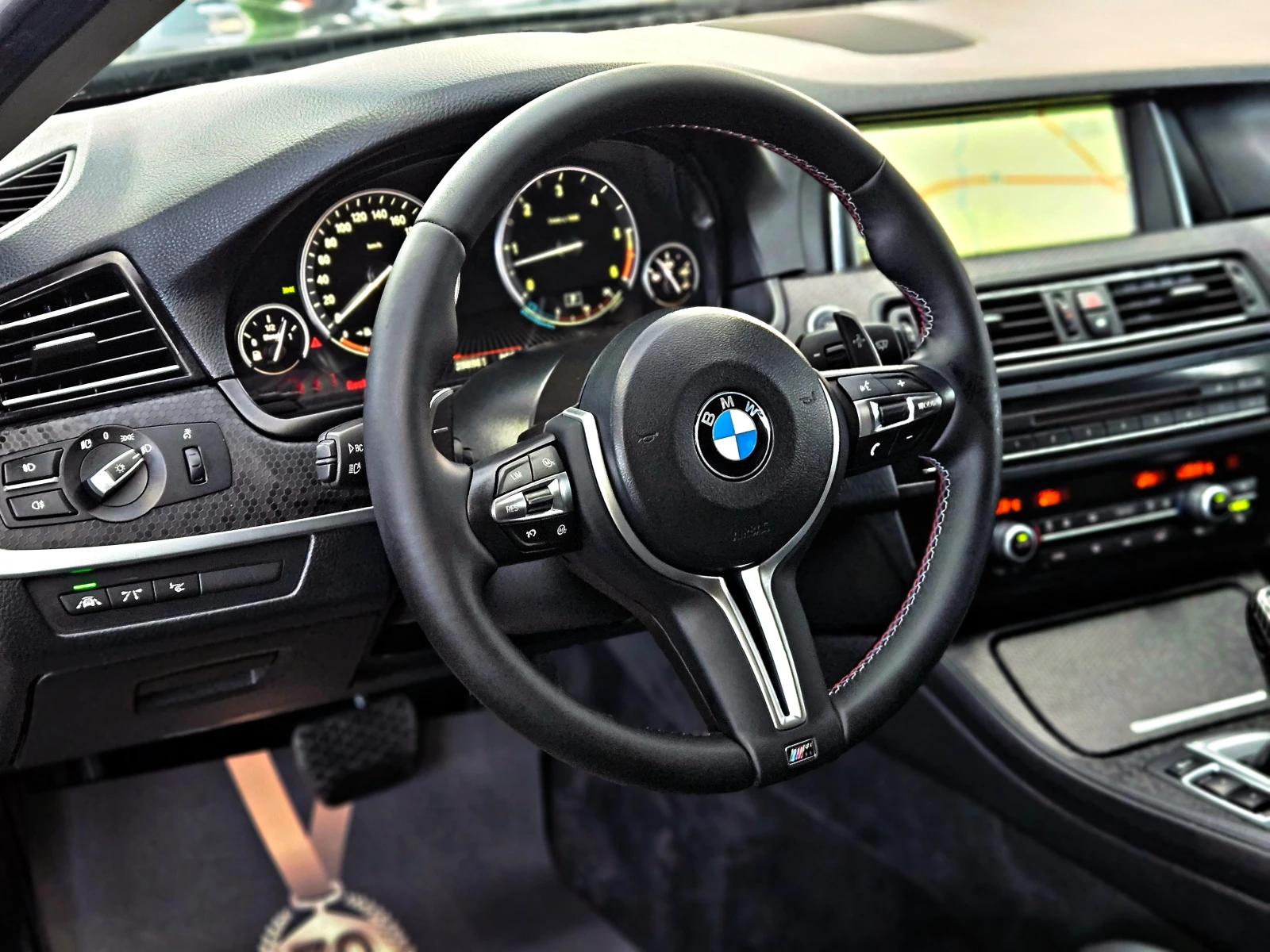BMW 530 M/XD/DISTR/CAMERA/HEAD UP/ПОДГРЕВ/PANO/AUTO H/LIZI - изображение 10