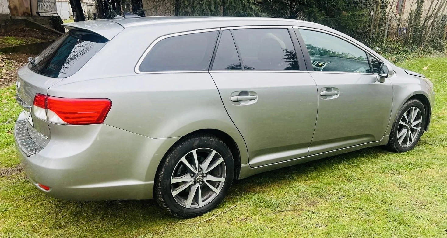 Toyota Avensis 2.2 D4D 150 K.C , снимка 4 - Автомобили и джипове - 53902946