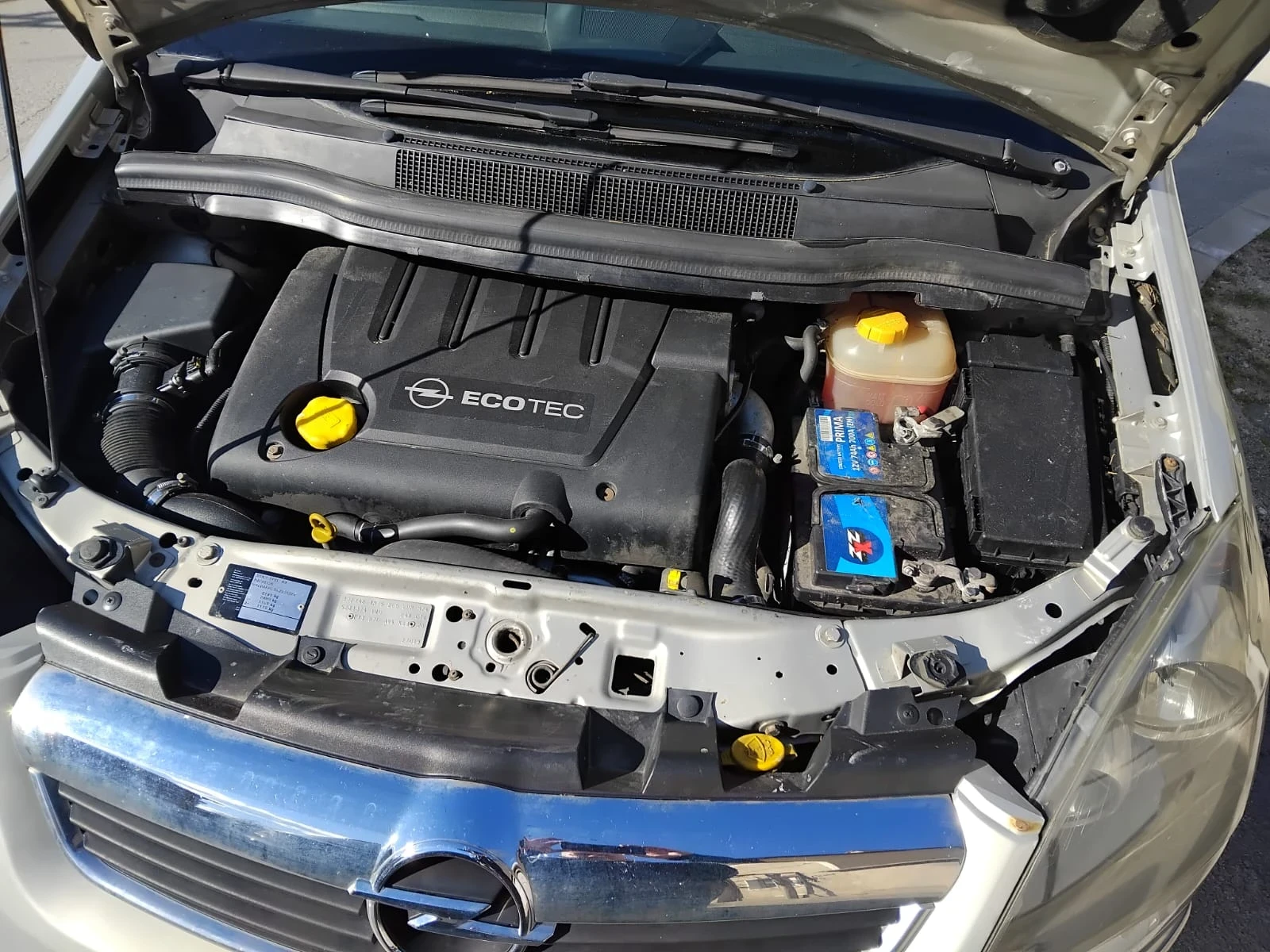 Opel Zafira 1.9, снимка 7 - Автомобили и джипове - 54316325