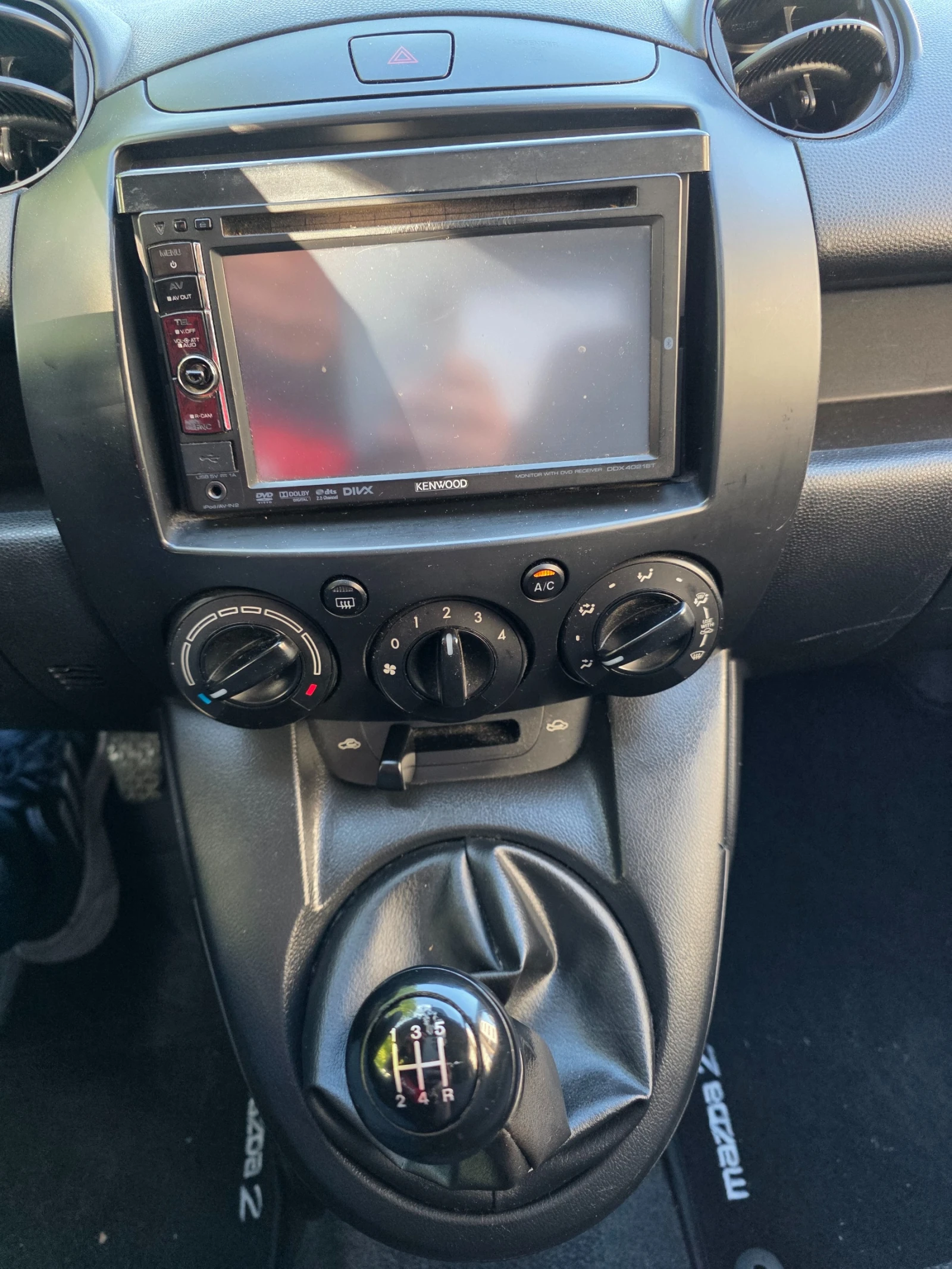 Mazda 2 1.3 i Ce PRO 75кс, снимка 11 - Автомобили и джипове - 54514817