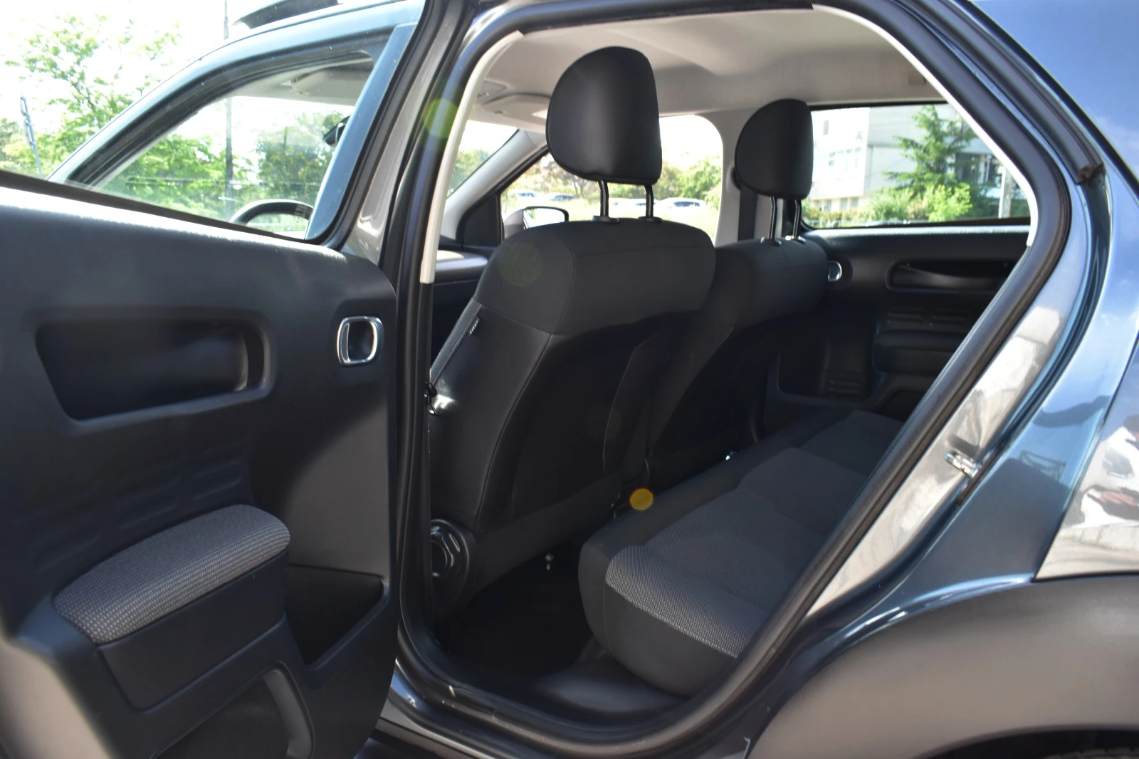 Citroen C4 Cactus 1.6D* AUTOMAT* FULL-LED, снимка 12 - Автомобили и джипове - 54651781