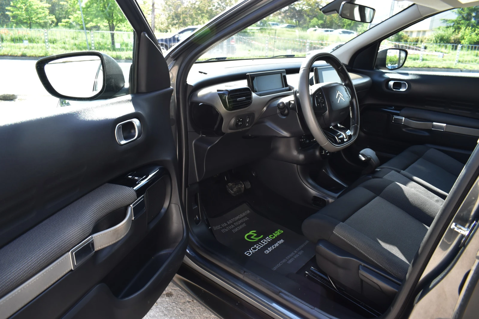 Citroen C4 Cactus 1.6D* AUTOMAT* FULL-LED, снимка 9 - Автомобили и джипове - 54651781