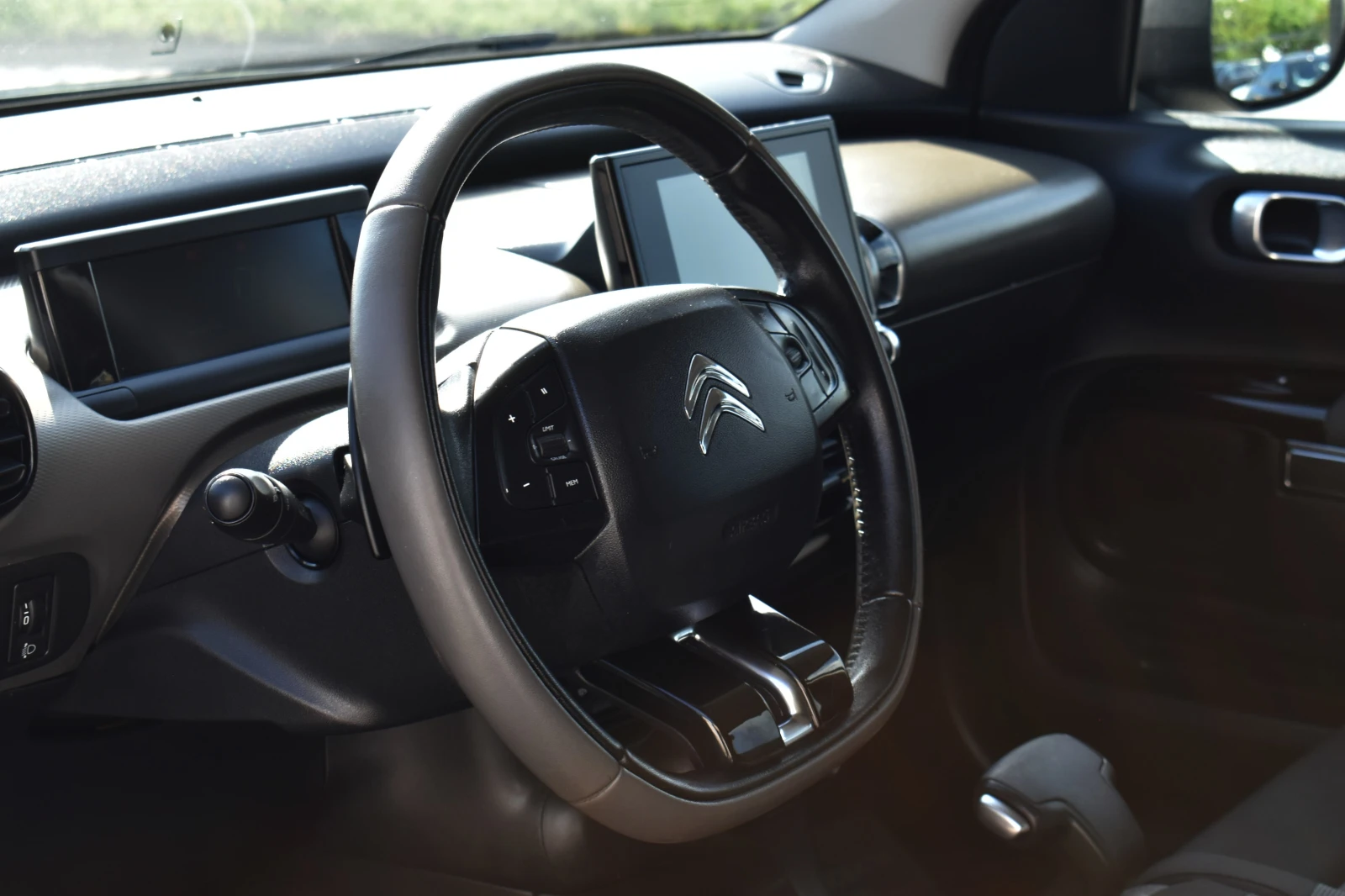 Citroen C4 Cactus 1.6D* AUTOMAT* FULL-LED, снимка 10 - Автомобили и джипове - 54651781