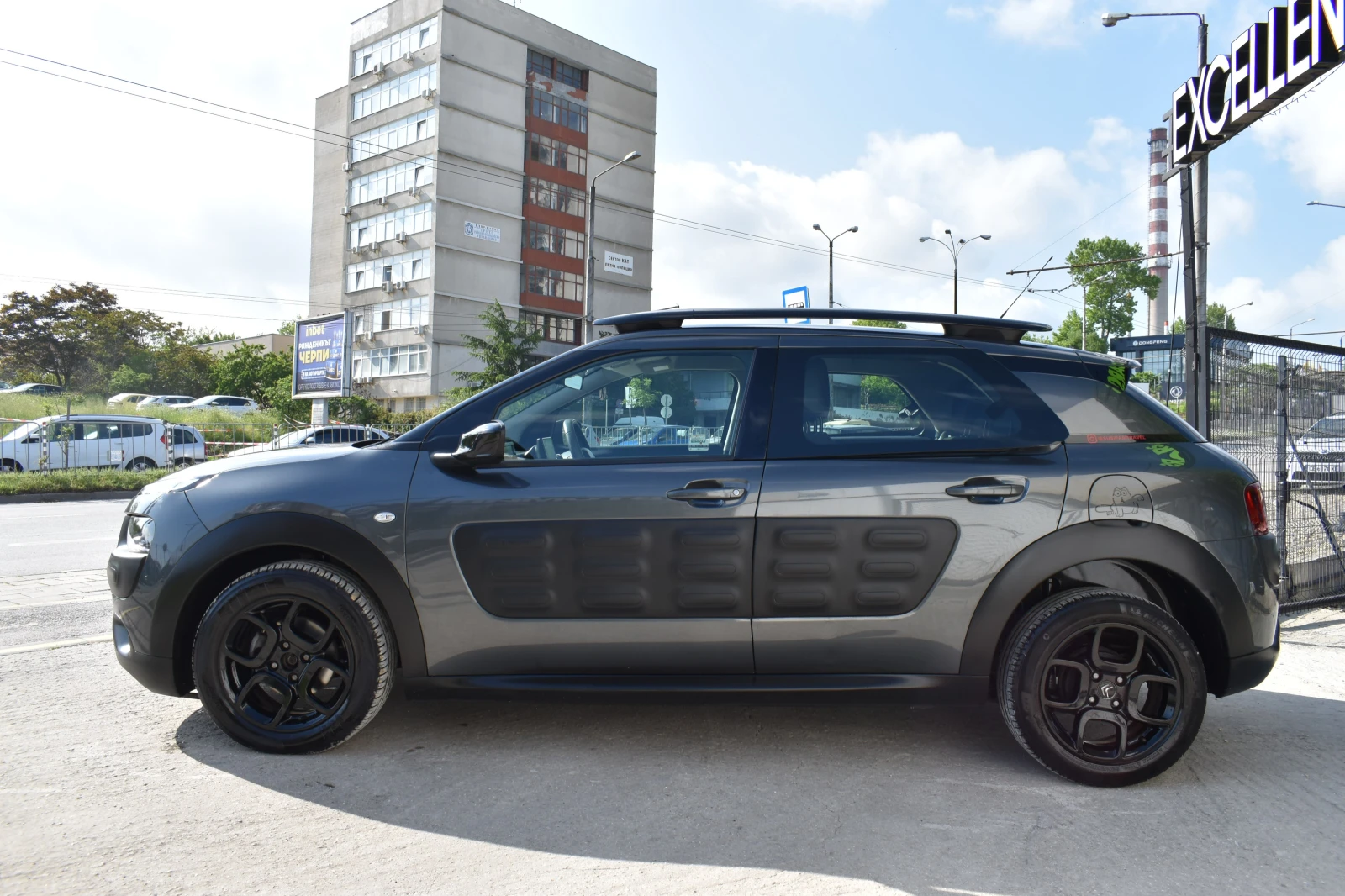 Citroen C4 Cactus 1.6D* AUTOMAT* FULL-LED, снимка 3 - Автомобили и джипове - 54651781