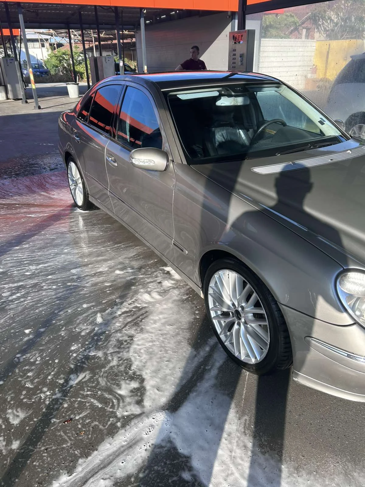Mercedes-Benz E 320, снимка 4 - Автомобили и джипове - 54712903