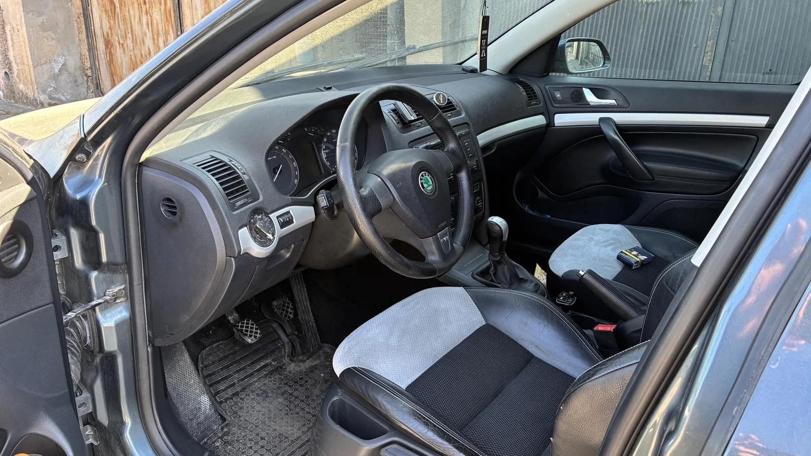 Skoda Octavia 1.9 TDI, снимка 4 - Автомобили и джипове - 54725771