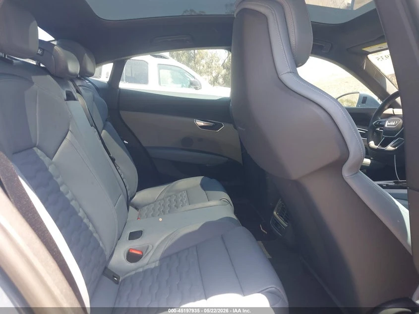 Audi E-Tron GT Premium Plus Quattro, снимка 8 - Автомобили и джипове - 54770075