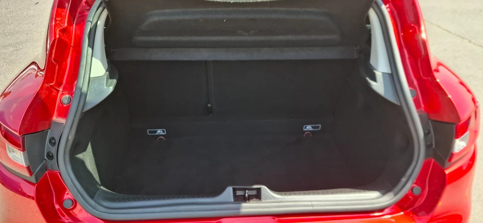 Renault Clio 1.2 Led Red Rose  88000km Като Нова, снимка 10 - Автомобили и джипове - 54798879