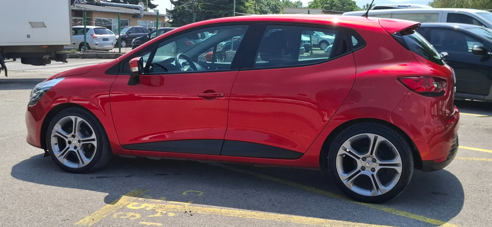 Renault Clio 1.2 Led Red Rose  88000km Като Нова, снимка 3 - Автомобили и джипове - 54798879