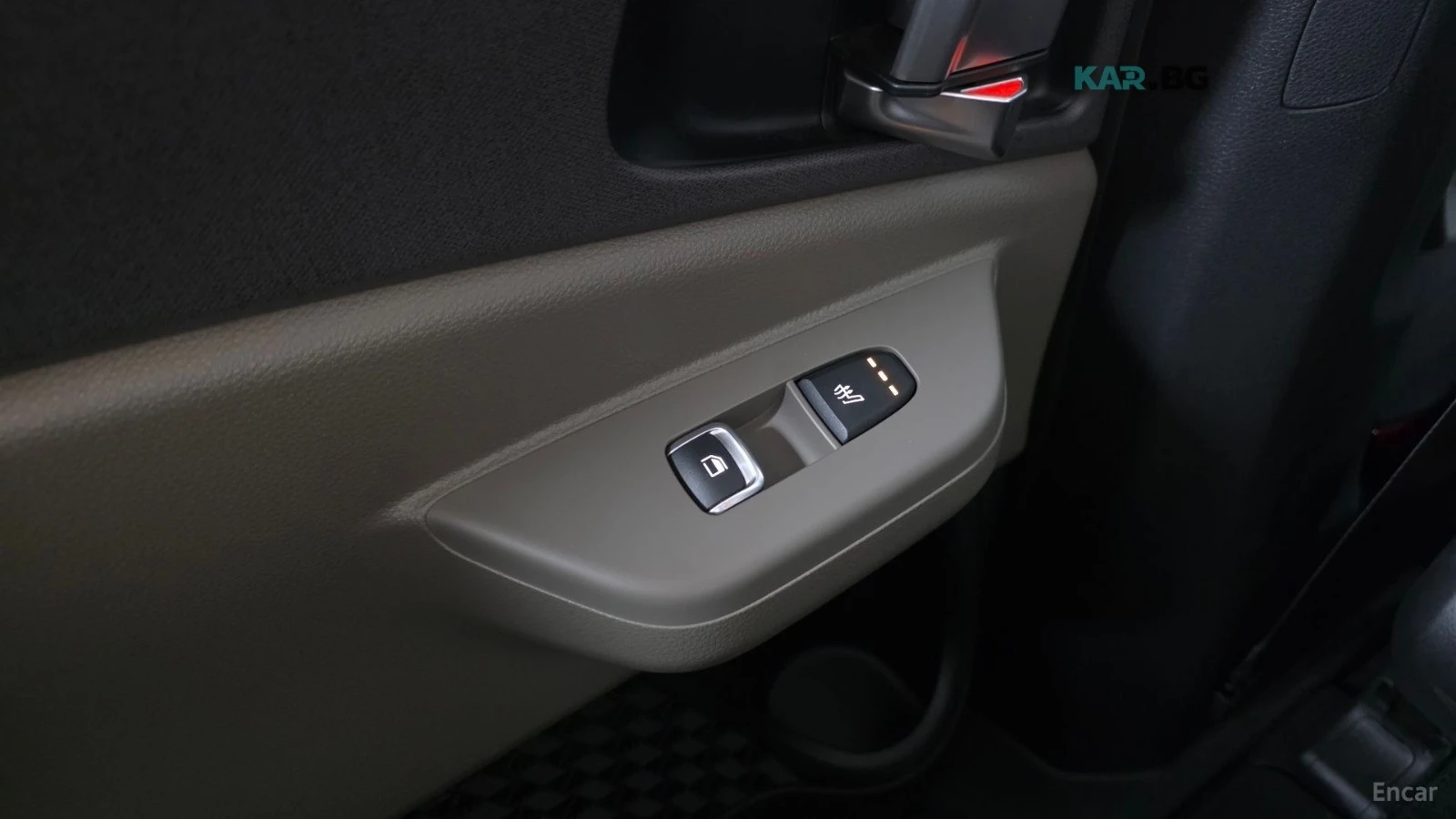 Kia Carnival * 2.2d* PRESTIGE* КОЖА* ПОДГРЕВ* ОБДУХВАНЕ* КАМЕРА, снимка 17 - Автомобили и джипове - 54916780