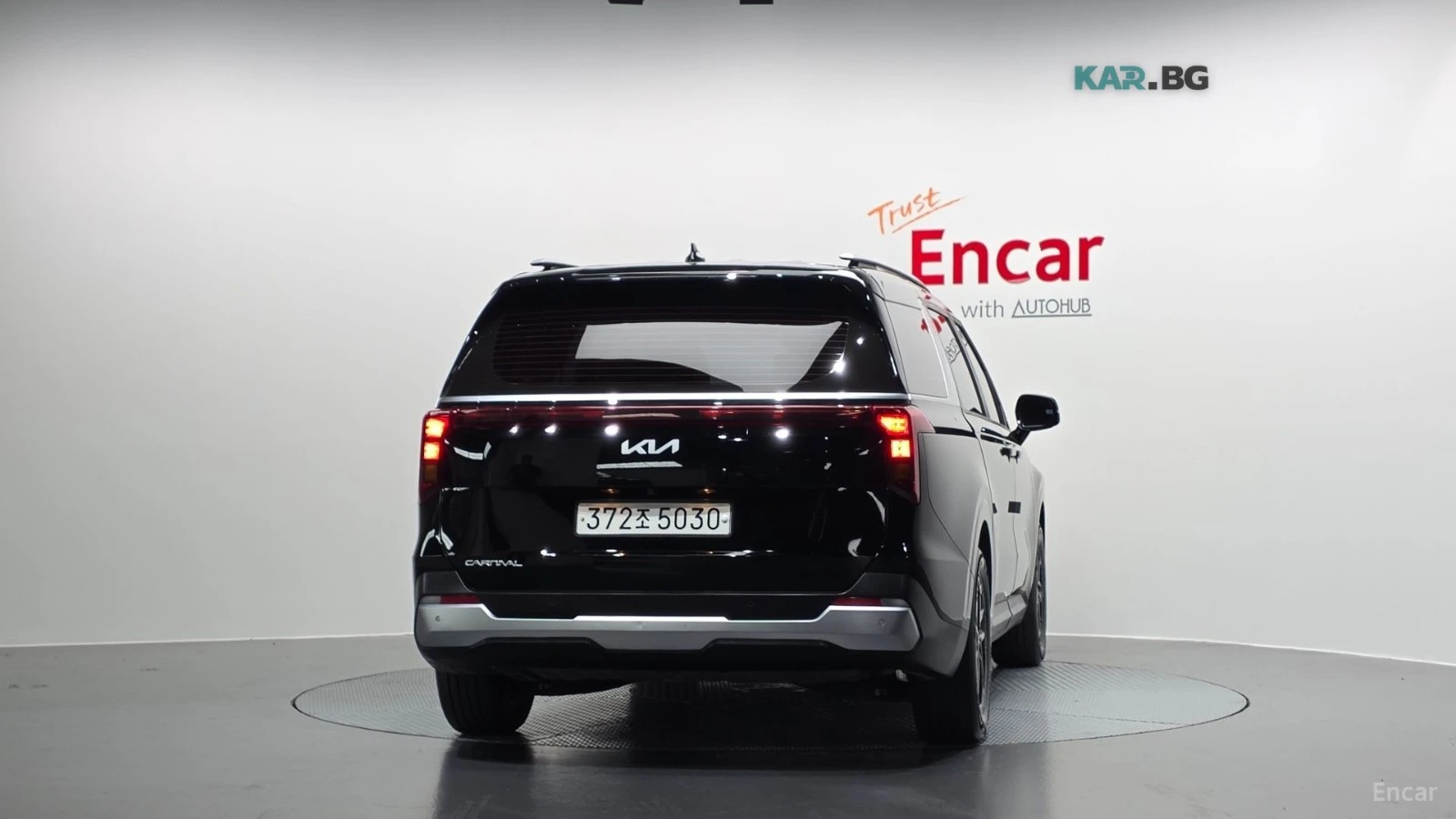 Kia Carnival * 2.2d* PRESTIGE* КОЖА* ПОДГРЕВ* ОБДУХВАНЕ* КАМЕРА, снимка 4 - Автомобили и джипове - 54916780