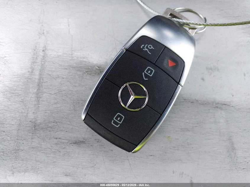Mercedes-Benz EQB 300* 4MATIC* ПОДГРЕВ* КАМЕРА* ПАНО* , снимка 14 - Автомобили и джипове - 55086591