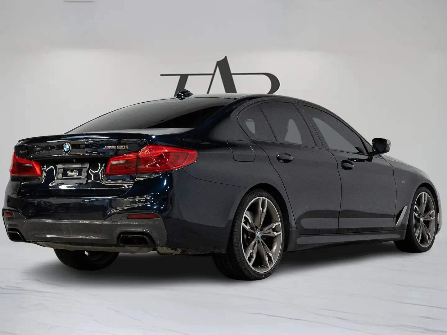 BMW 550 M PREMIUM ЦЕНА ДО БЪЛГАРИЯ АВТОКРЕДИТ, снимка 7 - Автомобили и джипове - 55562273