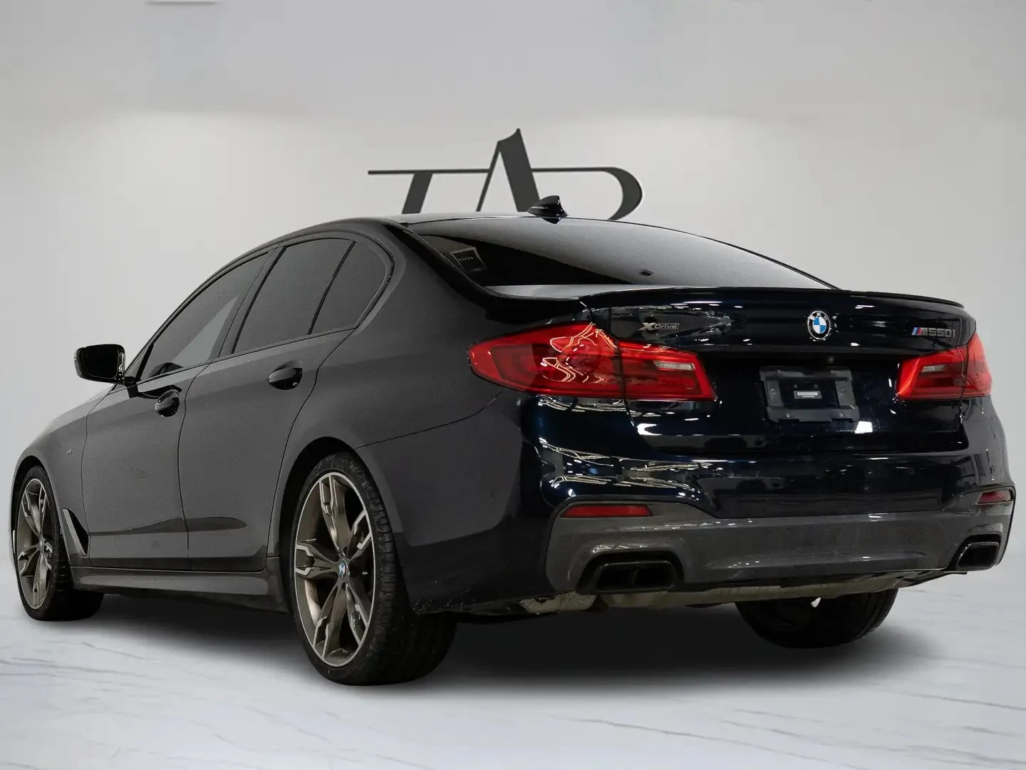 BMW 550 M PREMIUM ЦЕНА ДО БЪЛГАРИЯ АВТОКРЕДИТ, снимка 4 - Автомобили и джипове - 55562273